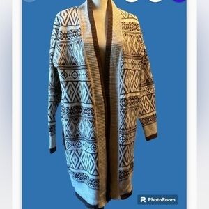 🪶Gorgeous Jessica Simpson sweater 
BIN 1​